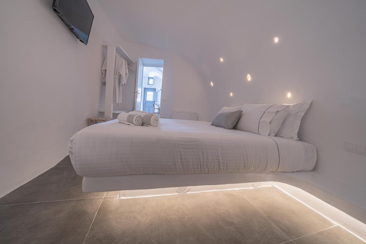 Eternity Suites Santorini Fira  Exteriör bild