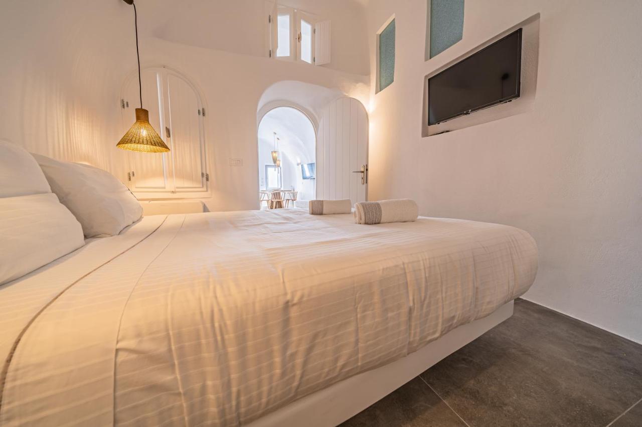 Eternity Suites Santorini Fira  Exteriör bild